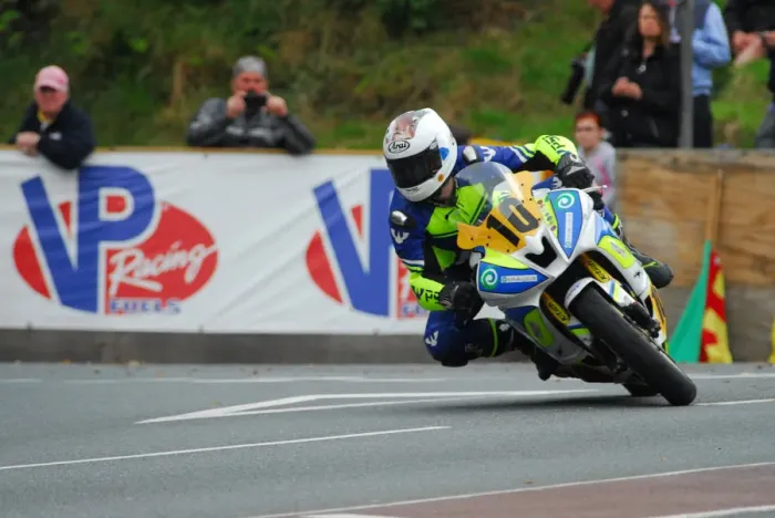 Framed Print : David Lumsden (Yamaha) 2015 Senior Manx Grand Prix Framed Print : David Lumsden (Yamaha) 2015 Senior Manx Grand Prix