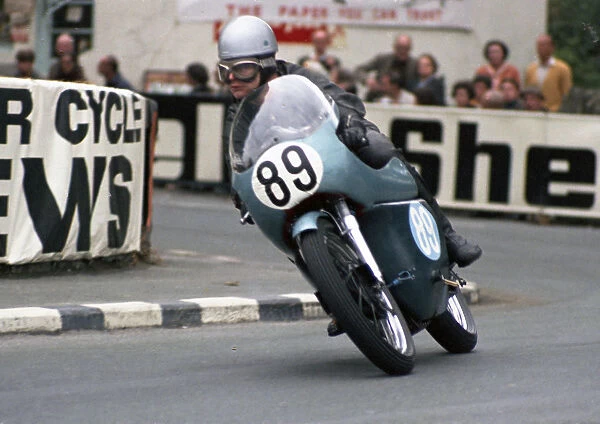 David McBain (Norton) 1968 Junior Manx Grand Prix