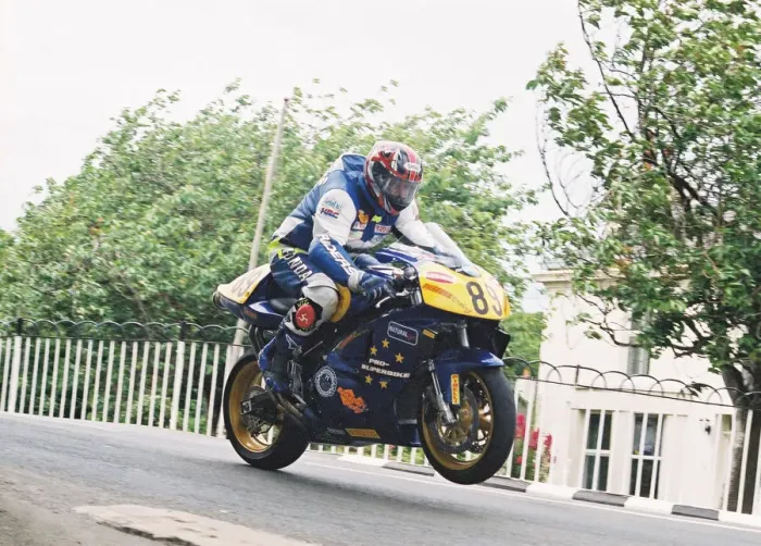 Framed Print : David Paredes (Suzuki) 2004 Senior TT Framed Print : David Paredes (Suzuki) 2004 Senior TT