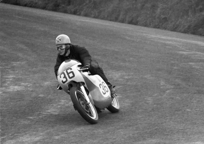 Framed Print : David Reid (Norton) 1963 Senior Manx Grand Prix Framed Print : David Reid (Norton) 1963 Senior Manx Grand Prix
