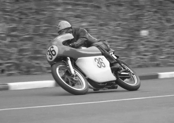 Framed Print : David Reid (Norton) 1963 Senior Manx Grand Prix