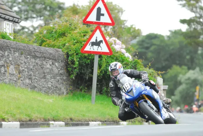 Framed Print : David Sellers (Triumph) 2015 Junior Manx Grand Prix Framed Print : David Sellers (Triumph) 2015 Junior Manx Grand Prix
