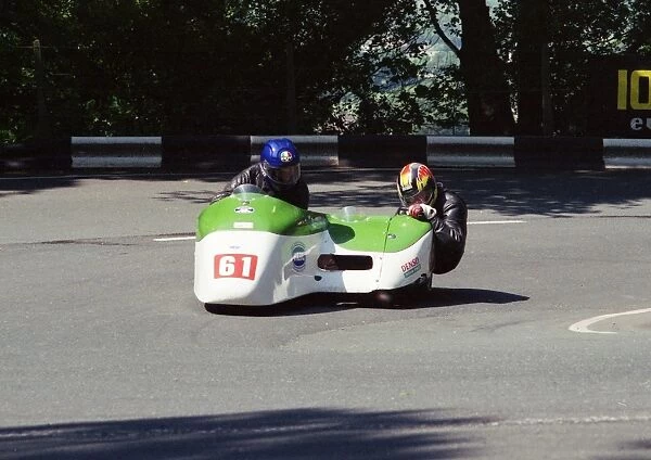 David Stone & Owen Dyke (Shand Yamaha) 2002 Sidecar TT