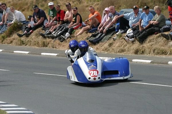David Wallis & Sally Wilson (Shelbourne Honda) 2004 Sidecar TT