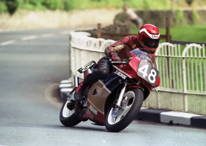 Framed Print : David Wallis (Suzuki) 1990 Lightweight 400 TT Framed Print : David Wallis (Suzuki) 1990 Lightweight 400 TT