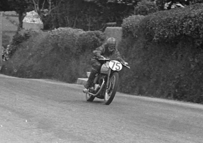 Framed Print : David Whitworth (Triumph) 1950 Senior TT Framed Print : David Whitworth (Triumph) 1950 Senior TT