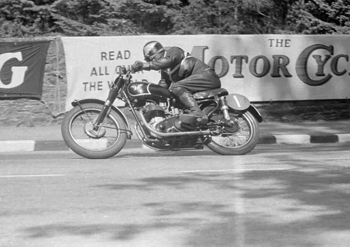 Framed Print : David Wilkins (Matchless) 1951 Senior TT Framed Print : David Wilkins (Matchless) 1951 Senior TT