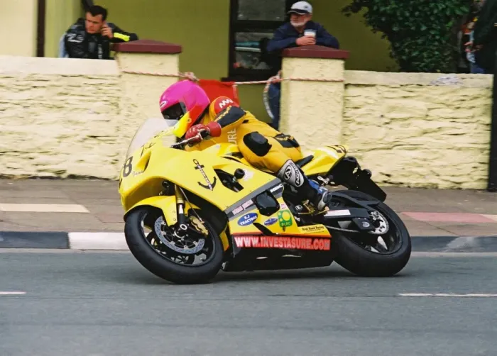 Framed Print : Davy Morgan (Suzuki) 2004 Senior TT Framed Print : Davy Morgan (Suzuki) 2004 Senior TT