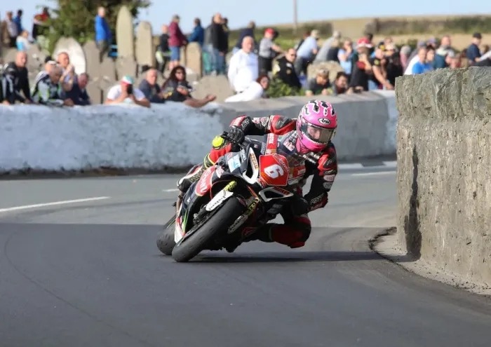 Framed Print : Davy Todd (Suzuki) 2018 Southern 100 Framed Print : Davy Todd (Suzuki) 2018 Southern 100