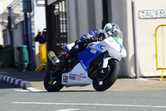 Framed Print : Dean Harrison (Kawasaki) 2014 Lightweight TT Framed Print : Dean Harrison (Kawasaki) 2014 Lightweight TT