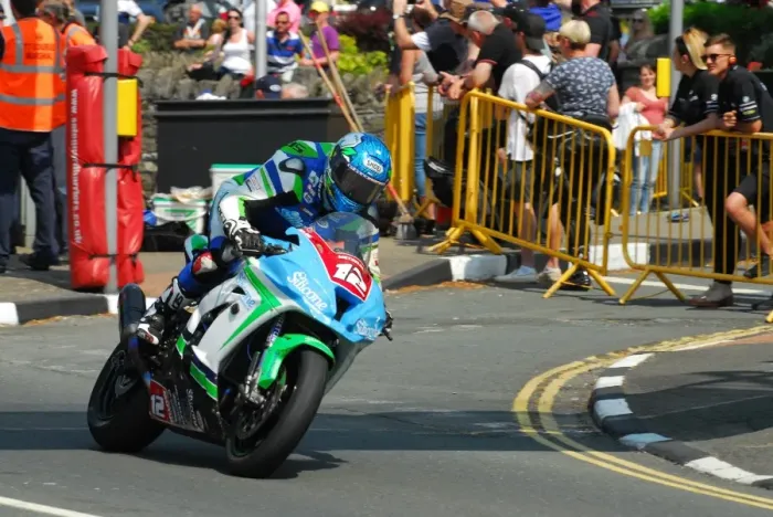 Framed Print : Dean Harrison (Kawasaki) 2016 Superstock TT Framed Print : Dean Harrison (Kawasaki) 2016 Superstock TT