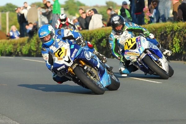 Dean Harrison (Yamaha) and Ivan Lintin (Kawasaki) 2015 Southern 100