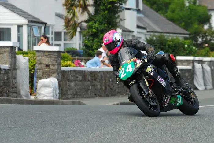 Framed Print : Dean Osborne (Kawasaki) 2014 Southern 100 Framed Print : Dean Osborne (Kawasaki) 2014 Southern 100