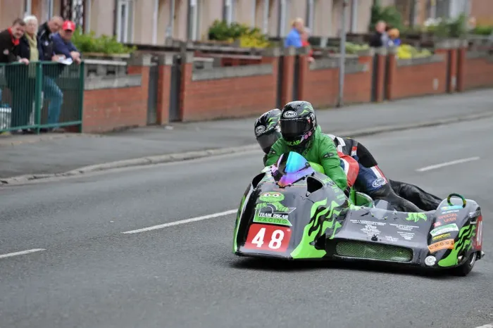 Framed Print : Debbie Barron & Karl Schofield (Ireson Kawasaki) 2014 Sidecar TT Framed Print : Debbie Barron & Karl Schofield (Ireson Kawasaki) 2014 Sidecar TT