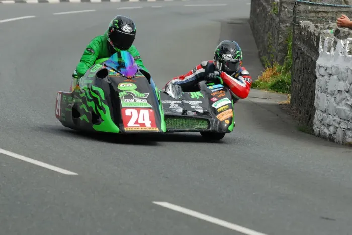 Framed Print : Debbie Barron & Karl Schofield (Ireson Kawasaki) 2014 Southern 100 Framed Print : Debbie Barron & Karl Schofield (Ireson Kawasaki) 2014 Southern 100