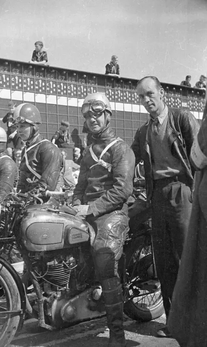 Framed Print : Bill Dehany (Excelsior) 1948 Lightweight Clubman TT Framed Print : Bill Dehany (Excelsior) 1948 Lightweight Clubman TT