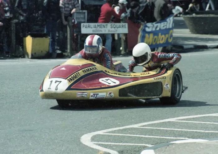 Framed Print : Dennis Bingham & Julia Bingham (Padgett Yamaha) 1981 Sidecar TT Framed Print : Dennis Bingham & Julia Bingham (Padgett Yamaha) 1981 Sidecar TT