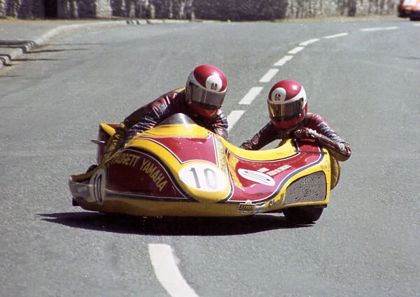 Dennis Bingham & Julia Bingham (Padgett Yamaha) 1982 Sidecar TT