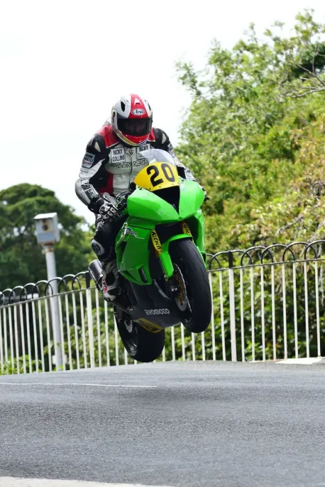 Framed Print : Dennis Booth (Suzuki) 2015 Senior Manx Grand Prix Framed Print : Dennis Booth (Suzuki) 2015 Senior Manx Grand Prix