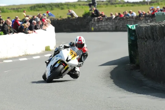 Framed Print : Dennis Booth (Yamaha) 2015 Southern 100 Framed Print : Dennis Booth (Yamaha) 2015 Southern 100