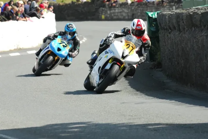Framed Print : Dennis Booth (Yamaha) and Russ Mountford (Triumph) 2015 Southern 100 Framed Print : Dennis Booth (Yamaha) and Russ Mountford (Triumph) 2015 Southern 100