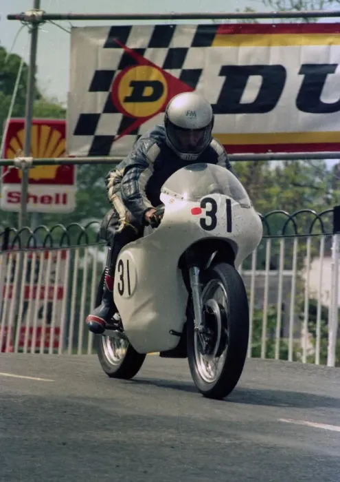 Framed Print : Dennis Christian (Norton) 1986 Classic Lap Framed Print : Dennis Christian (Norton) 1986 Classic Lap