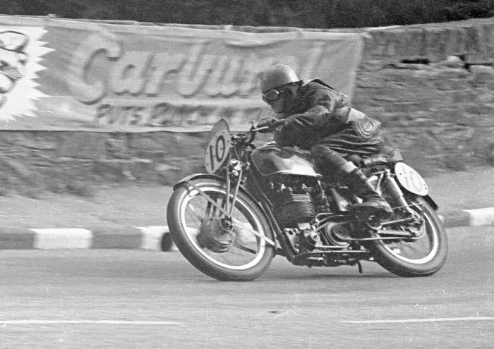 Framed Print : Dennis Christian (Velocette) 1949 Junior Manx Grand Prix Framed Print : Dennis Christian (Velocette) 1949 Junior Manx Grand Prix
