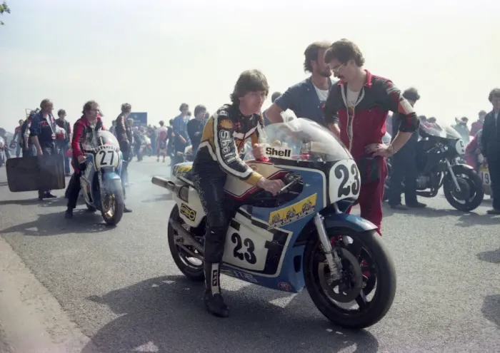 Framed Print : Dennis Ireland (Suzuki) 1981 Classic TT Framed Print : Dennis Ireland (Suzuki) 1981 Classic TT