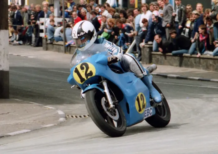 Framed Print : Dennis Ireland (Suzuki) 1984 Senior TT Framed Print : Dennis Ireland (Suzuki) 1984 Senior TT
