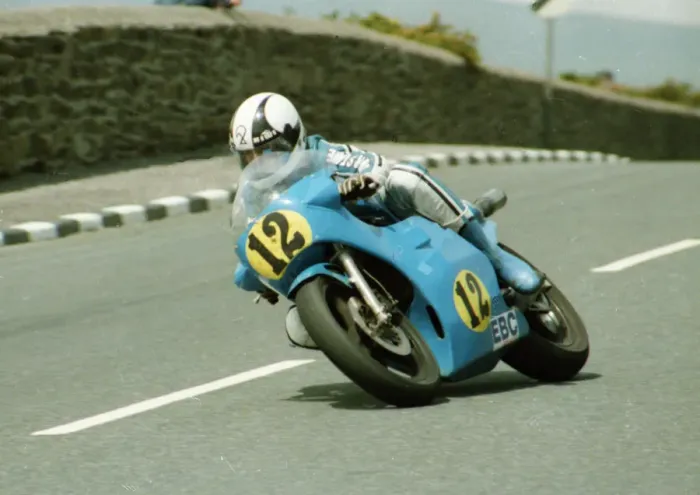 Framed Print : Dennis Ireland (Suzuki) 1984 Senior TT Framed Print : Dennis Ireland (Suzuki) 1984 Senior TT