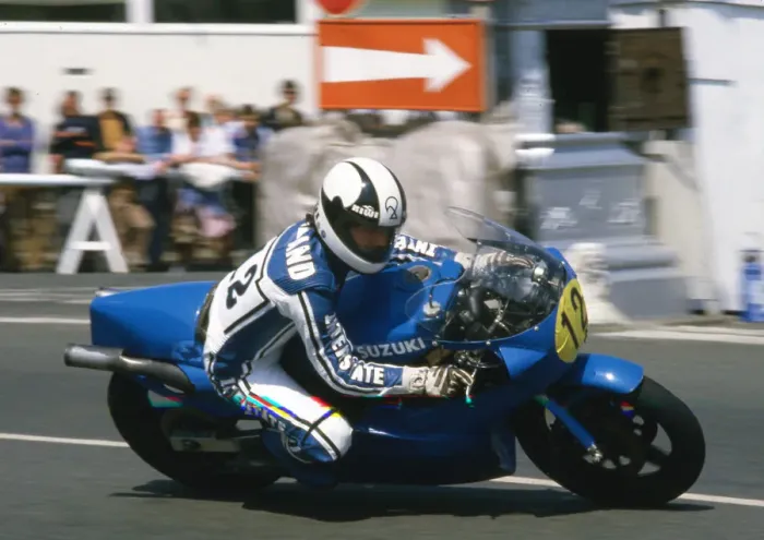 Framed Print : Dennis Ireland (Suzuki) 1984 Senior TT Framed Print : Dennis Ireland (Suzuki) 1984 Senior TT