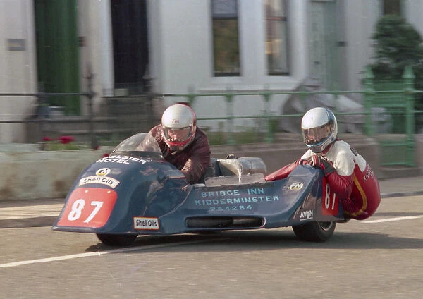 Dennis Keen & Robert Parker (Yamaha) 1987 Sidecar TT