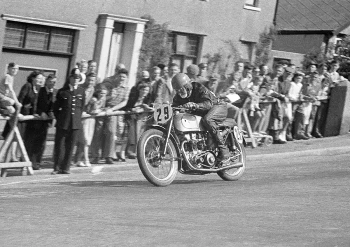 Framed Print : Dennis Lashmar (LEF) 1951 Lightweight TT Framed Print : Dennis Lashmar (LEF) 1951 Lightweight TT