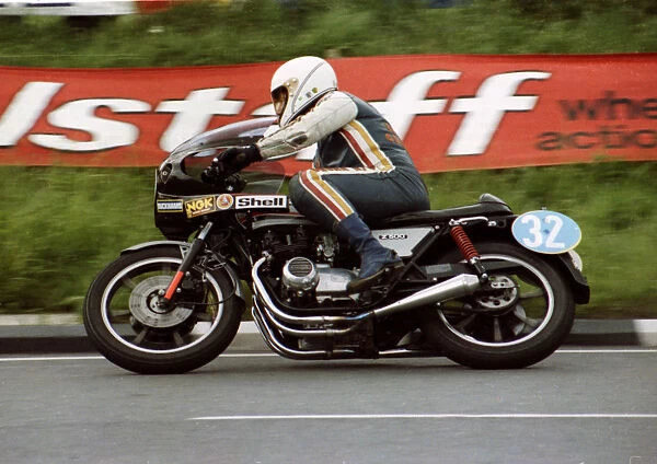 Dennis McMillan (Kawasaki) 1981 Formula 2 TT