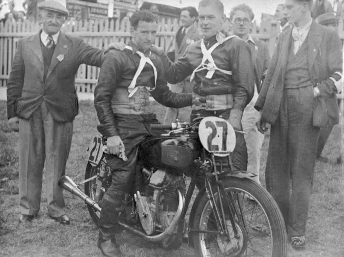 Framed Print : Dennis Parkinson (Excelsior) 1938 Lightweight Manx Grand Prix Framed Print : Dennis Parkinson (Excelsior) 1938 Lightweight Manx Grand Prix