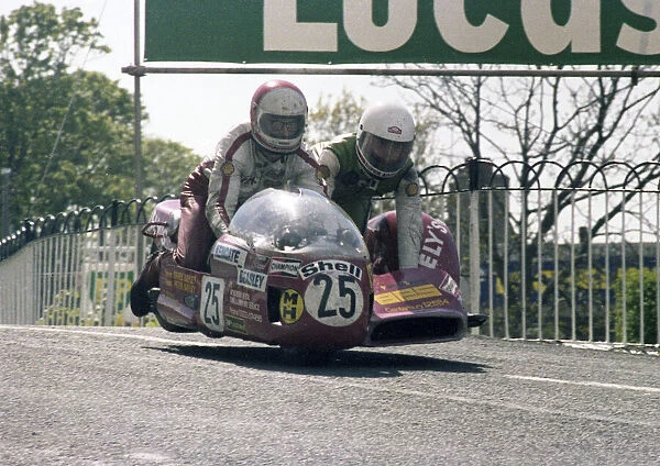 Derek Bayley & Bob Bryson (Yamaha) 1979 Sidecar TT