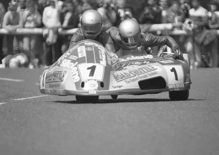 Framed Print : Derek Bayley & Bryan Nixon (Yamaha) 1986 Sidecar TT Framed Print : Derek Bayley & Bryan Nixon (Yamaha) 1986 Sidecar TT