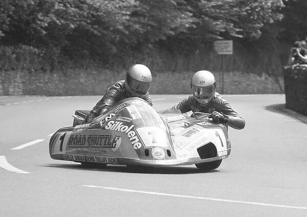 Derek Bayley & Bryan Nixon (Yamaha) 1986 Sidecar TT