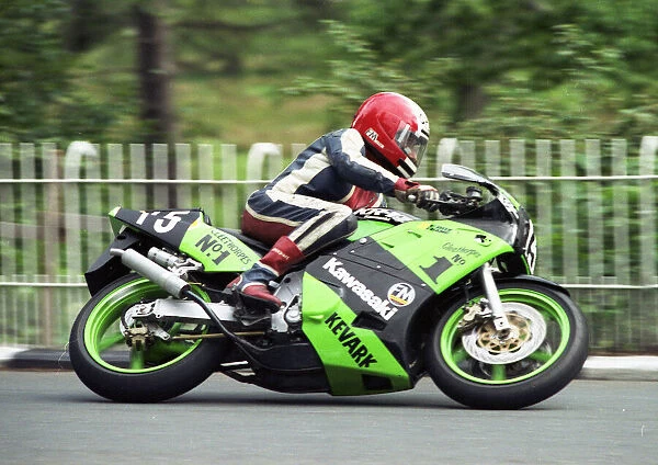 Derek Chatterton (Kawasaki) 1990 Supersport 400 TT