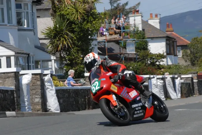 Framed Print : Derek Clark (Honda) 2011 Southern 100 Framed Print : Derek Clark (Honda) 2011 Southern 100