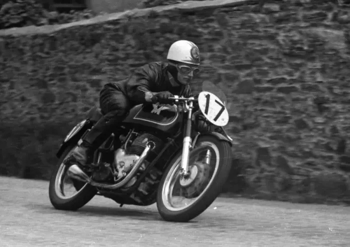 Framed Print : Derek Ennett (Matchless) 1955 Senior TT Framed Print : Derek Ennett (Matchless) 1955 Senior TT