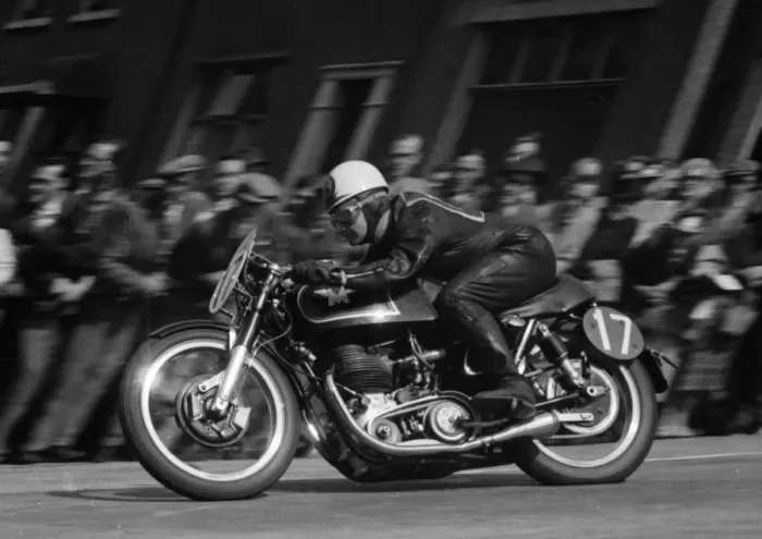 Framed Print : Derek Ennett (Matchless) 1955 Senior TT Framed Print : Derek Ennett (Matchless) 1955 Senior TT