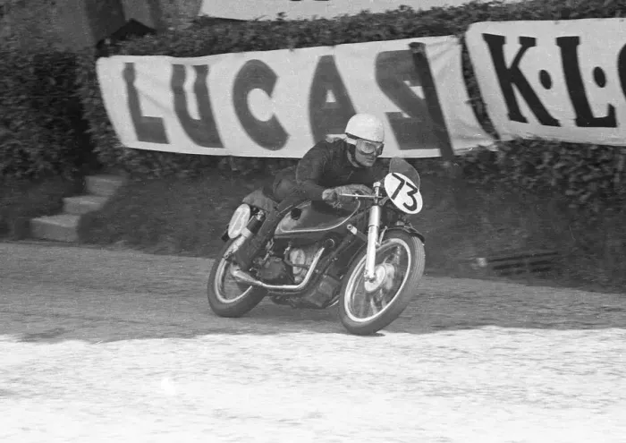 Framed Print : Derek Farrant (AJS) 1954 Junior TT Framed Print : Derek Farrant (AJS) 1954 Junior TT