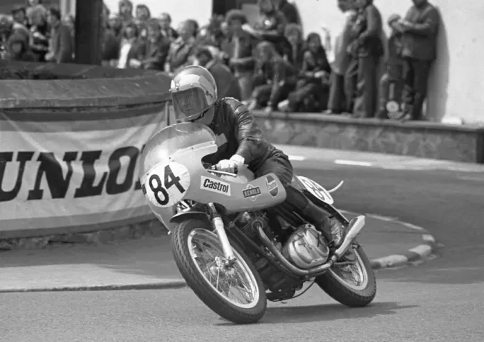 Framed Print : Derek Filler at Parliament Square: 1974 Formula 750 TT Framed Print : Derek Filler at Parliament Square: 1974 Formula 750 TT