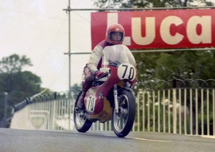Framed Print : Derek Huxley (Yamaha) 1976 Classic TT Framed Print : Derek Huxley (Yamaha) 1976 Classic TT