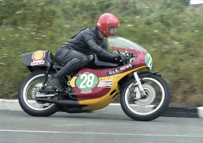 Framed Print : Derek Huxley (Yamaha) 1978 Junior TT Framed Print : Derek Huxley (Yamaha) 1978 Junior TT