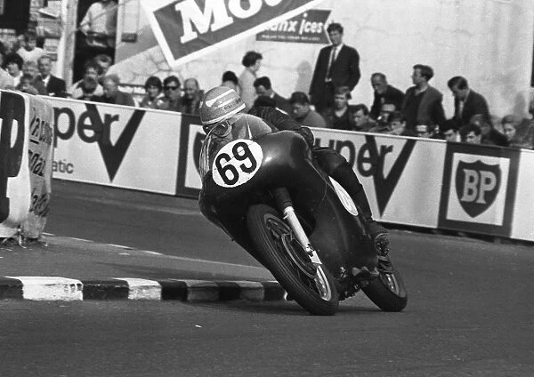 Derek Lee (AJS) 1966 Junior TT