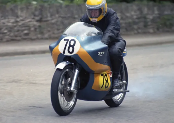 Framed Print : Derek Loan (Hi-Tac Suzuki) 1974 Senior TT Framed Print : Derek Loan (Hi-Tac Suzuki) 1974 Senior TT