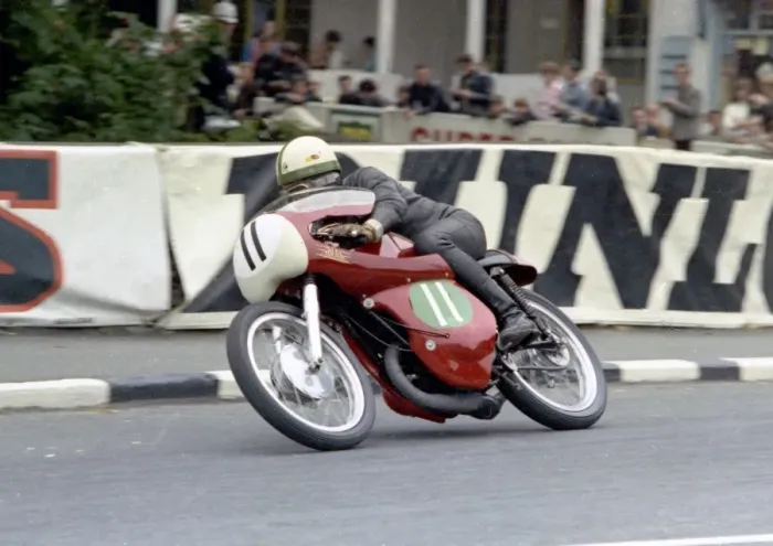 Framed Print : Derek Minter (Cotton) 1965 Lightweight TT Framed Print : Derek Minter (Cotton) 1965 Lightweight TT