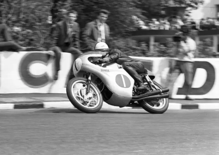 Framed Print : Derek Minter (Honda) 1962 Lightweight TT Framed Print : Derek Minter (Honda) 1962 Lightweight TT